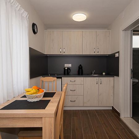 Apartments Vjera Petrovac Eksteriør bilde