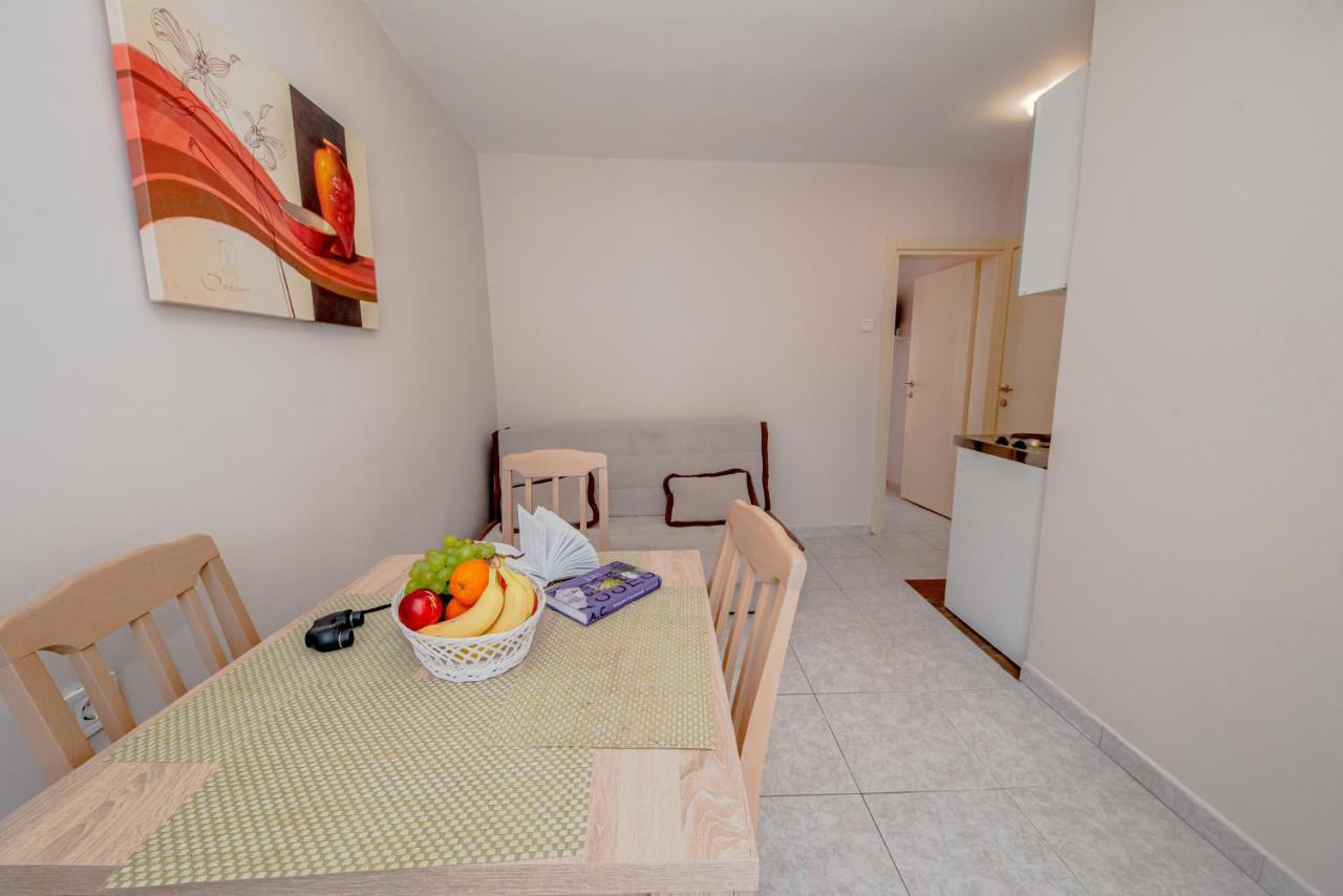 Apartments Vjera Petrovac Eksteriør bilde