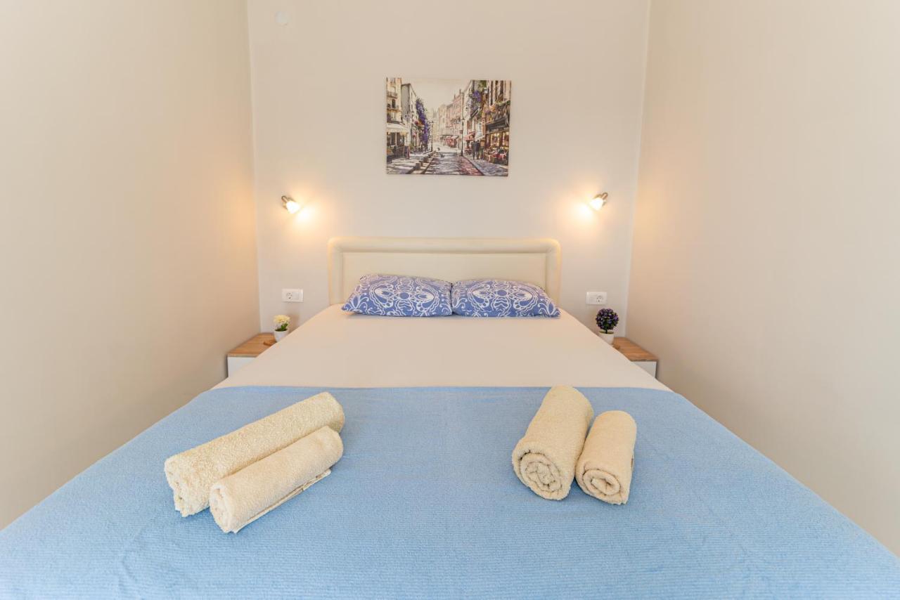 Apartments Vjera Petrovac Eksteriør bilde