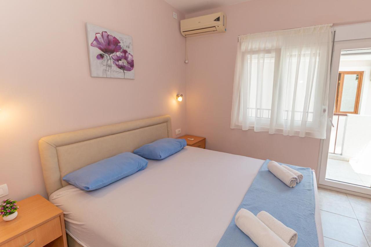 Apartments Vjera Petrovac Eksteriør bilde