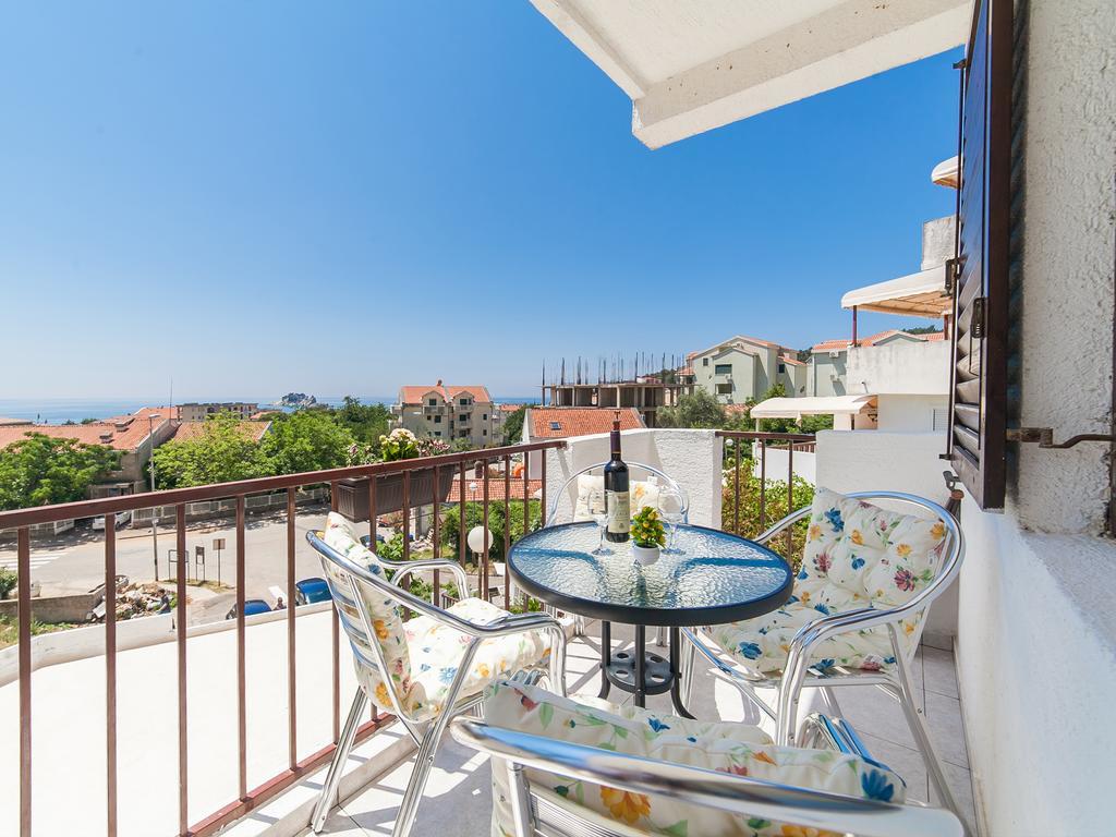 Apartments Vjera Petrovac Eksteriør bilde