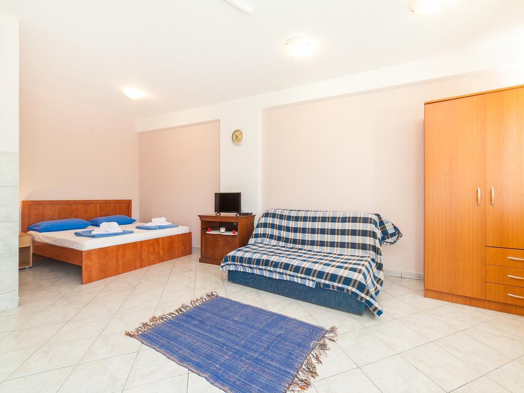 Apartments Vjera Petrovac Eksteriør bilde