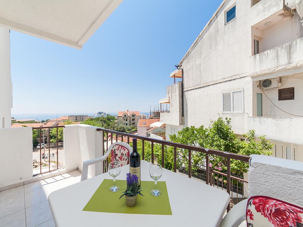 Apartments Vjera Petrovac Eksteriør bilde